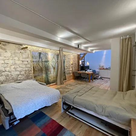 Eleusis-paris Apartment *