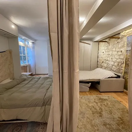 Eleusis-paris باريس